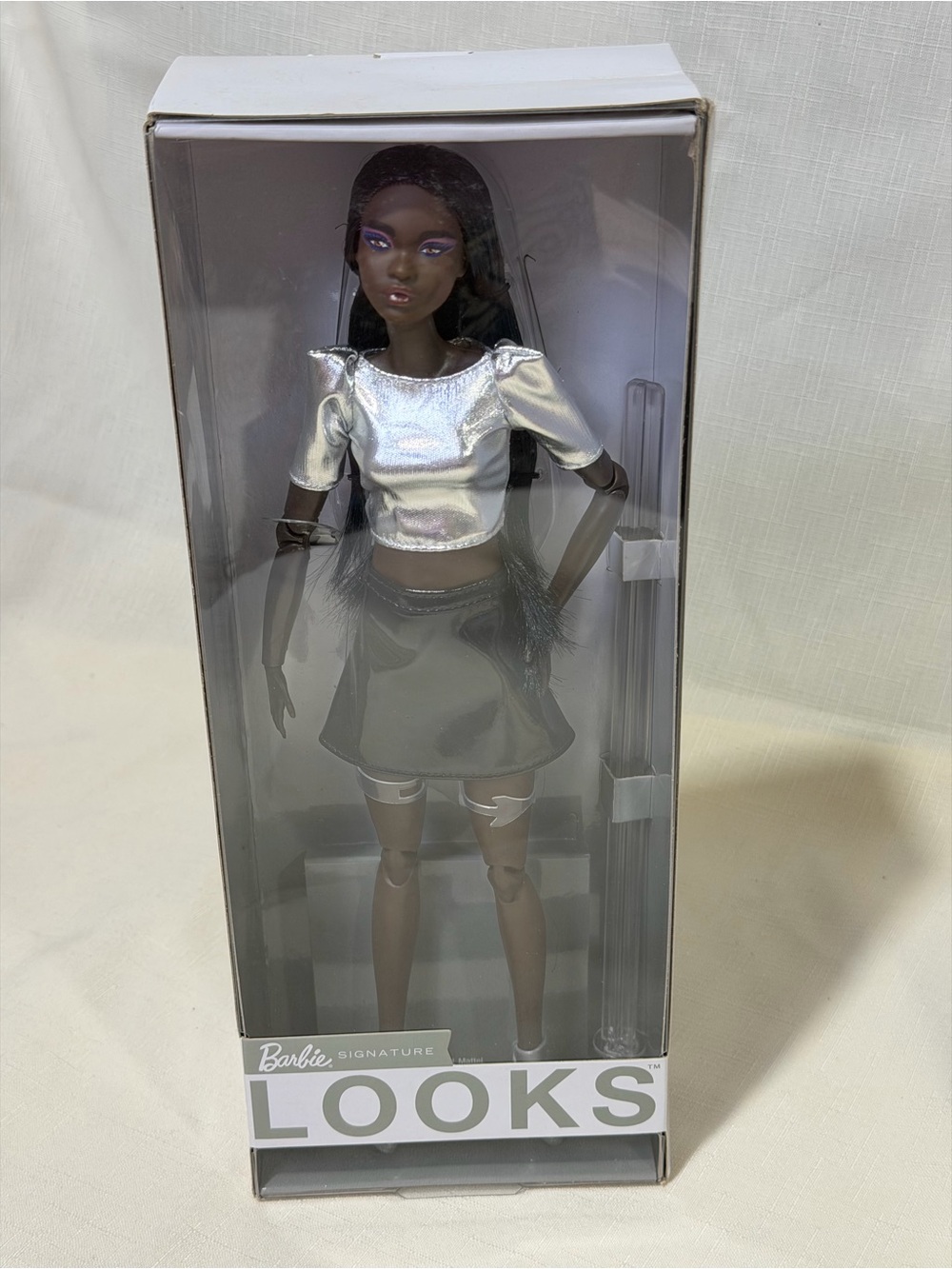 Barbie Signature Looks Model #10 Doll Dark-Brown Straight Hair Tall MTM Simone